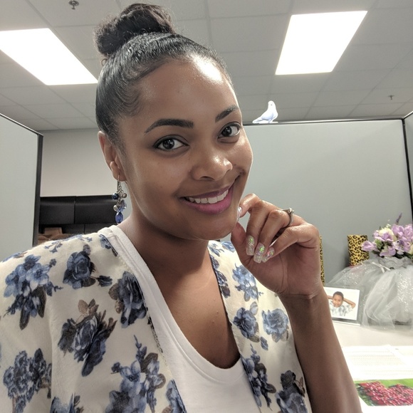 Meet your Posher, Rashonda - Picture 1 of 6